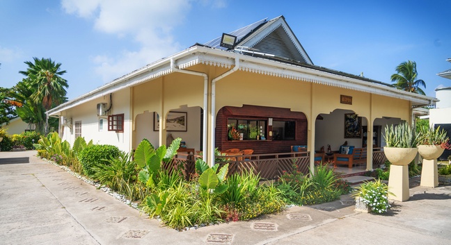 VILLAS DE MER - ART BOUTIQUE HOTEL - Praslin